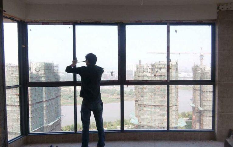 密封胶可以密封门窗么?